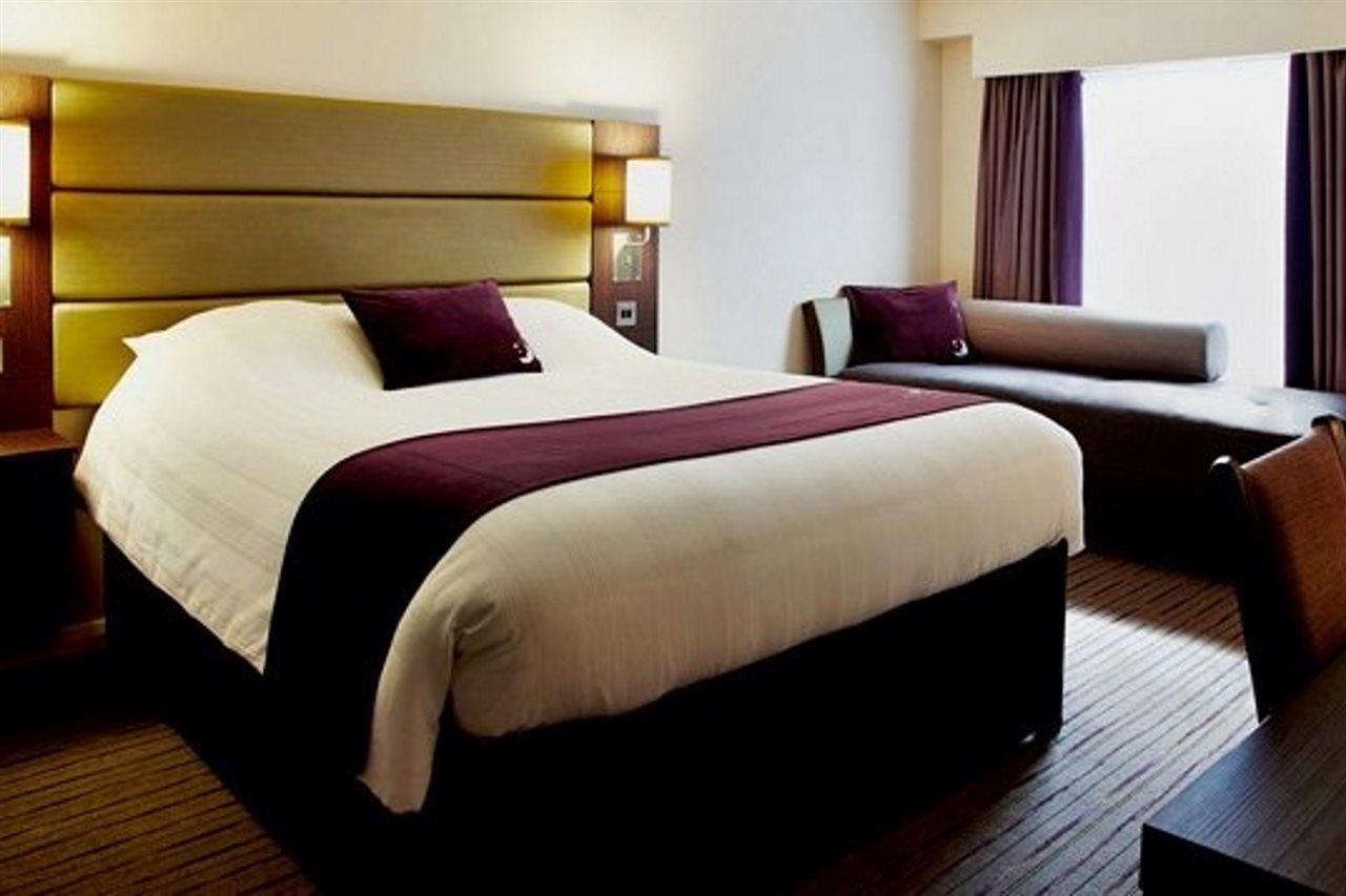 Premier Inn Chippenham Chippenham  Dış mekan fotoğraf