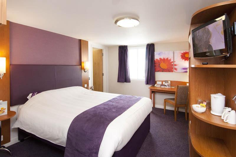 Premier Inn Chippenham Chippenham  Dış mekan fotoğraf