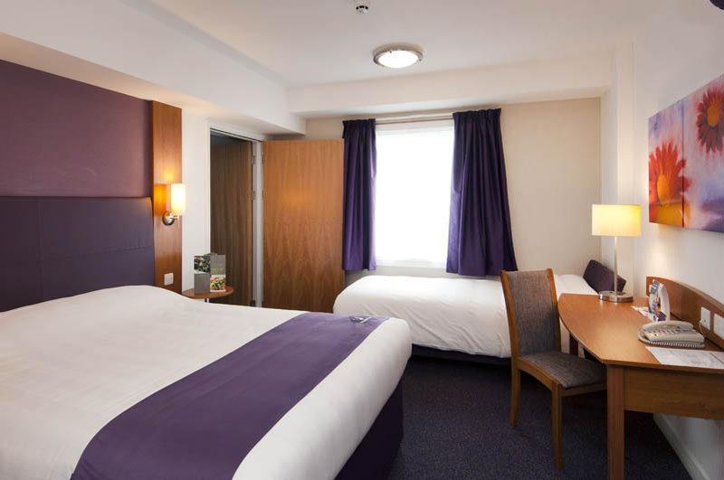 Premier Inn Chippenham Chippenham  Dış mekan fotoğraf